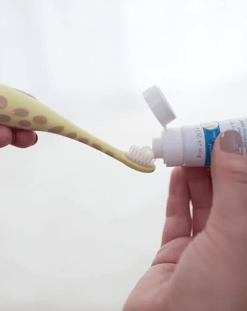 Babylab-drbrowns-brosse-a-dent-girafe1