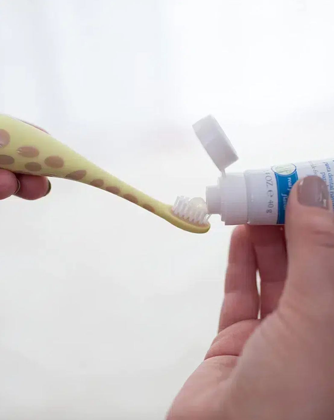 Babylab-drbrowns-brosse-a-dent-girafe1