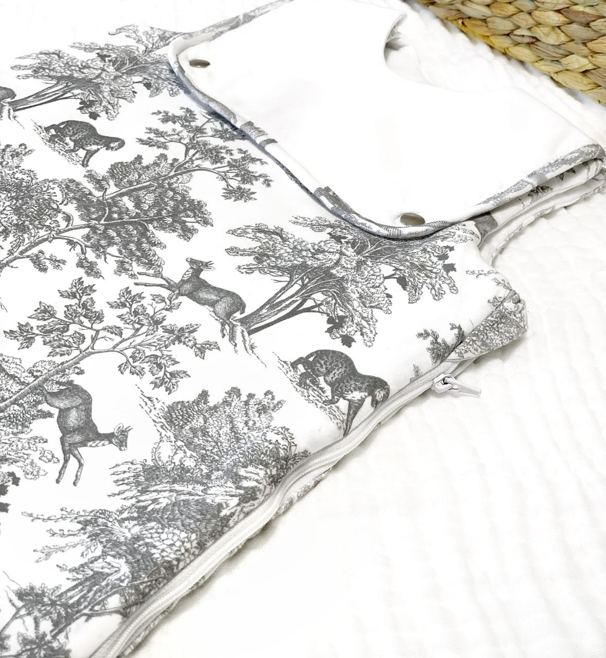 babylab-maison pioline-gigoteuse toile de joiy gris1