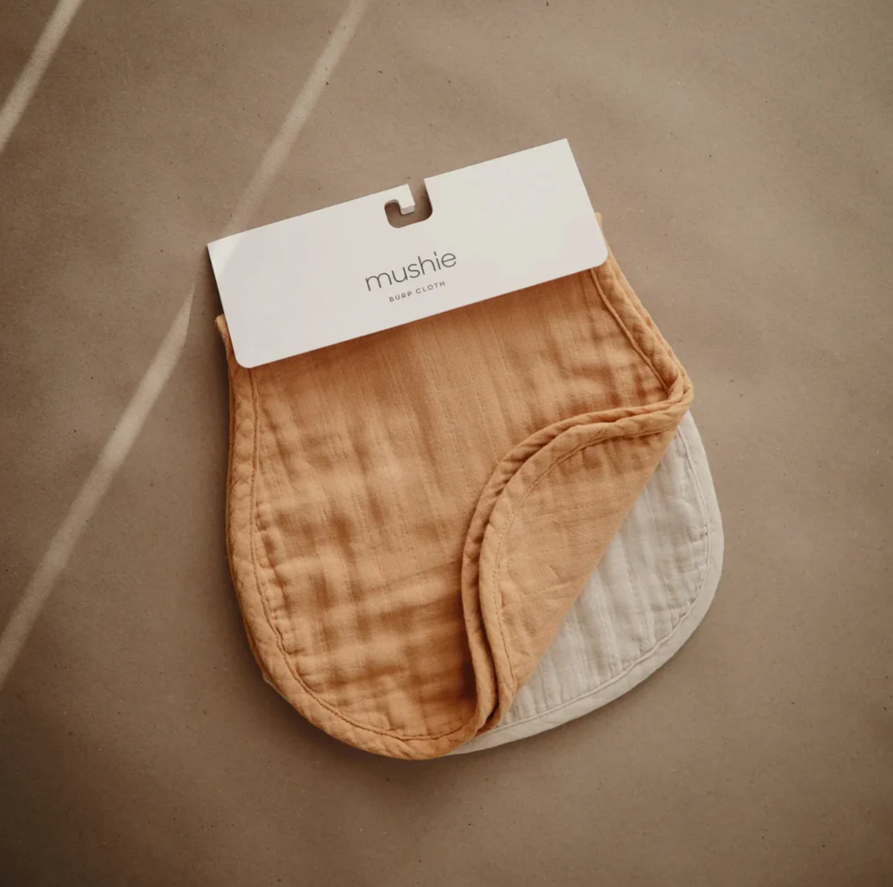 babylab-mushie-torchon-jaune1