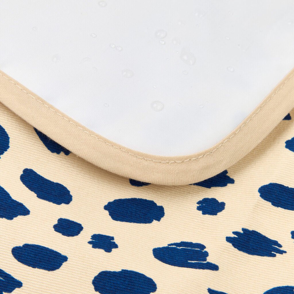 Babylab-Hyde-park-waterproof-changing-pad-leonie-blue-nobodinoz-3-8435574937599