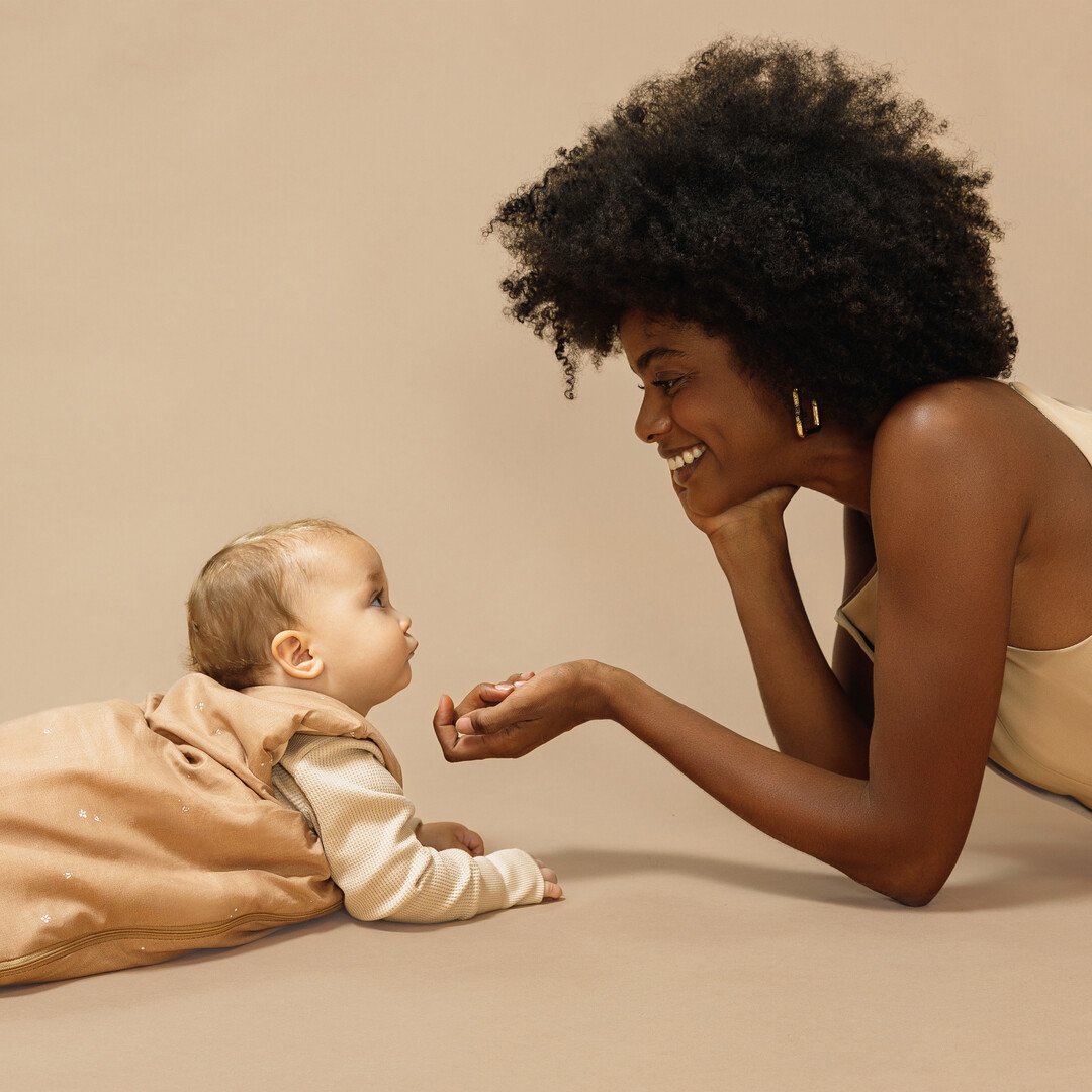 Babylab-Stories-cocoon-mid-season-sleeping-bag-blush-little-cherries-6-18-m-nobodinoz-2-8435574931733 (3)